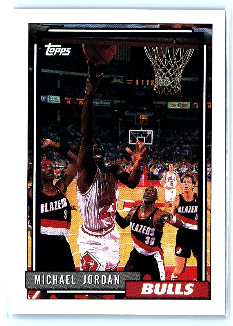1992-93 Topps #141 Michael Jordan