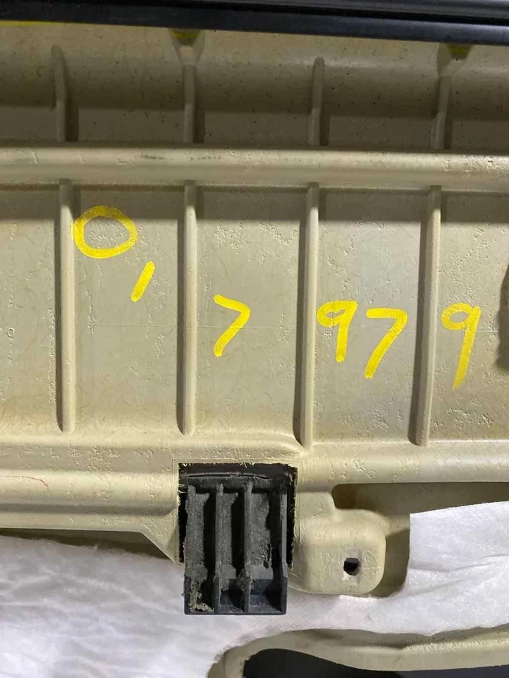 00 01 02 03 CHEVY TAHOE Front Door Trim Panel Right Foto 3 de 4