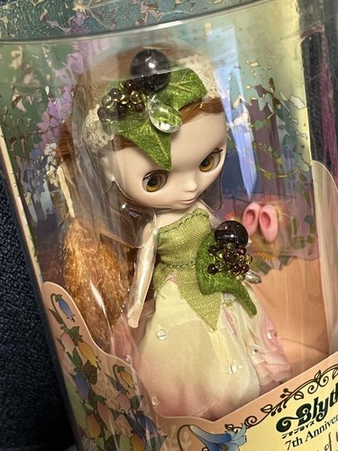 Petite Blythe Denizens of the Lake Lily Wild CWC limited edition Anniversary. - Picture 11 of 12