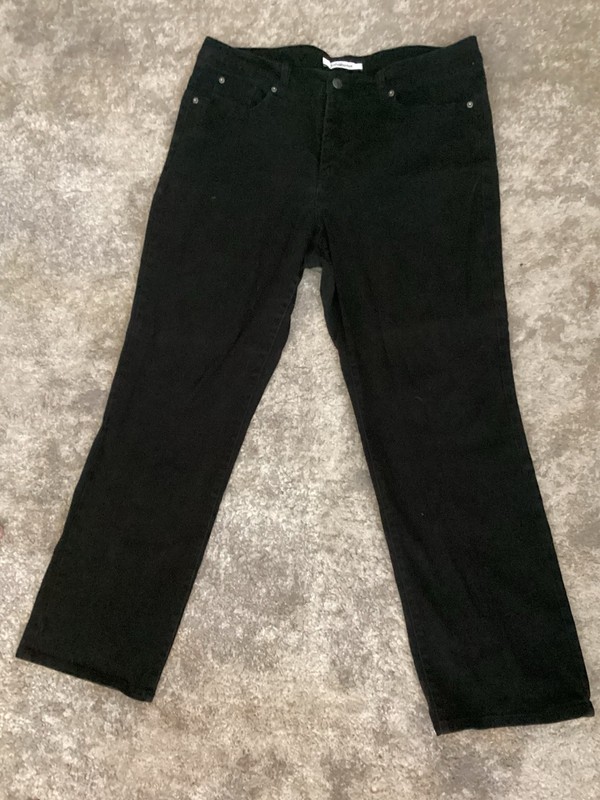 Croft & Barrow Women's Black Stretch Jean Straight Leg Size 16 Short