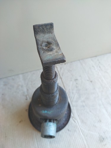 Vintage Holden 3 Stage Bottle Jack - Picture 3 of 5