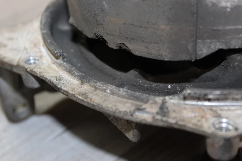 Pinza de freno trasera Honda Rancher 420 Trx420 2010 dañada Foto 2 de 4