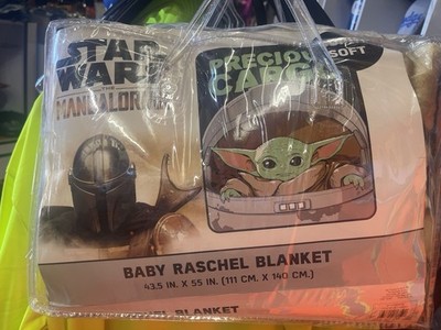 Mandalorian and Grogu 43.5'' x 55'' BABY RASCHEL BLANKET BRANDNEW SEALED W/CARRIER