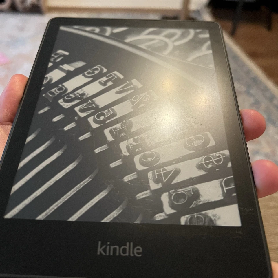 Amazon Kindle Paperwhite Edizione Signature (11ª Generazione) 32GB - Immagine 3 di 4