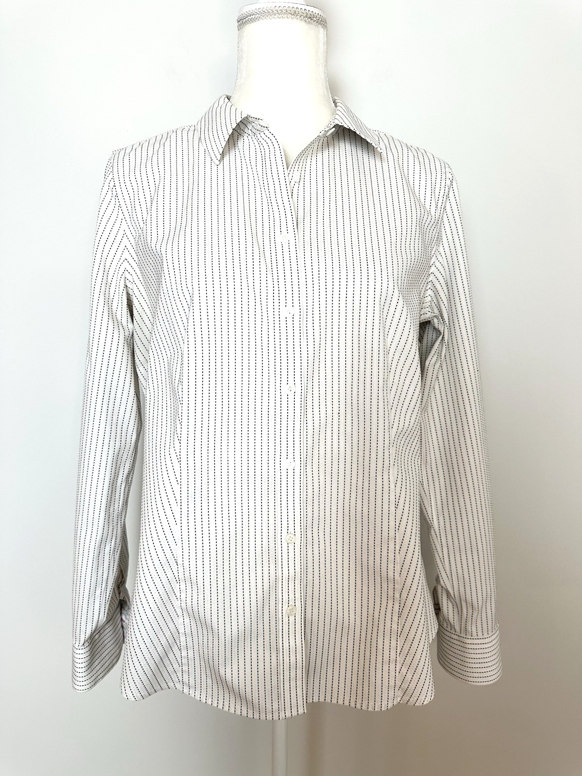 Talbots Wrinkle Resistant Womens Button Front Shi… - image 1