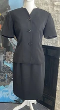 Le Suit Petite Black Short Sleeve Skirt Suit Set Size 4P Fully Lined 
