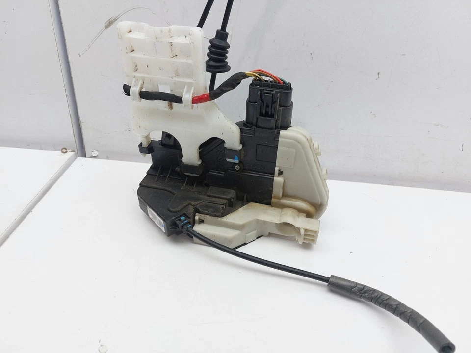 MECANISMO DE BLOQUEO DE PUERTA DELANTERO IZQUIERDO LADO DEL PASAJERO HYUNDAI SANTA FE MK3 LADO CERCANO 2018 Foto 4 de 4