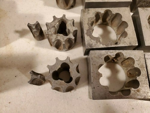 Applebaum Suppository Machine Press with 6 Die Molds - Picture 7 of 7