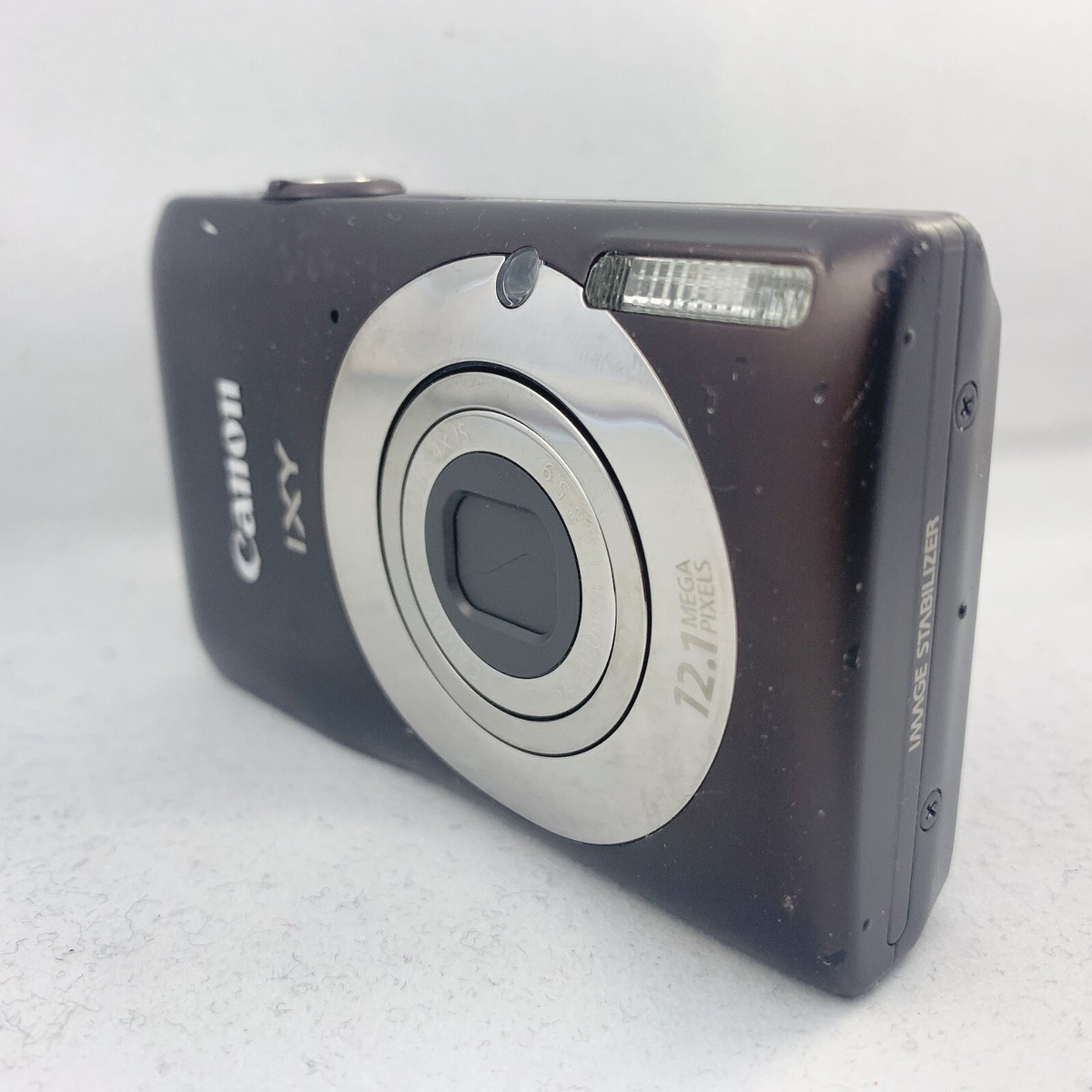 CANON IXY 200F Comapct Digital Camera 12.1MP Silver w CANON IXY 200F Comapct Digital Camera 12.1MP Silver w