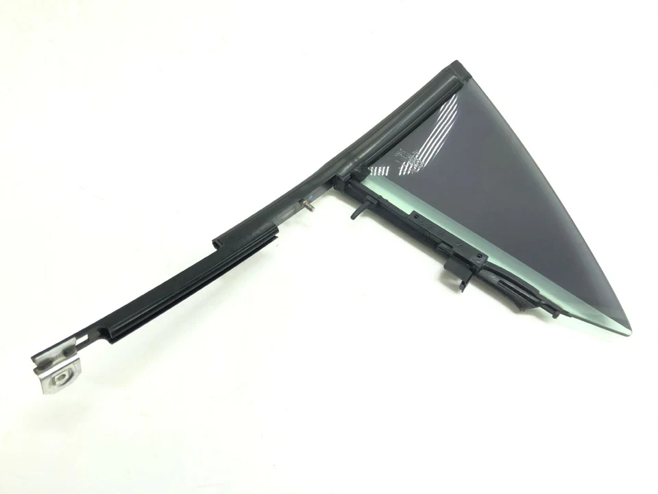 2012-2018 MERCEDES-BENZ CLS550 RIGHT PASS REAR DOOR WINDOW CORNER GLASS OEM. - Image 4 of 4