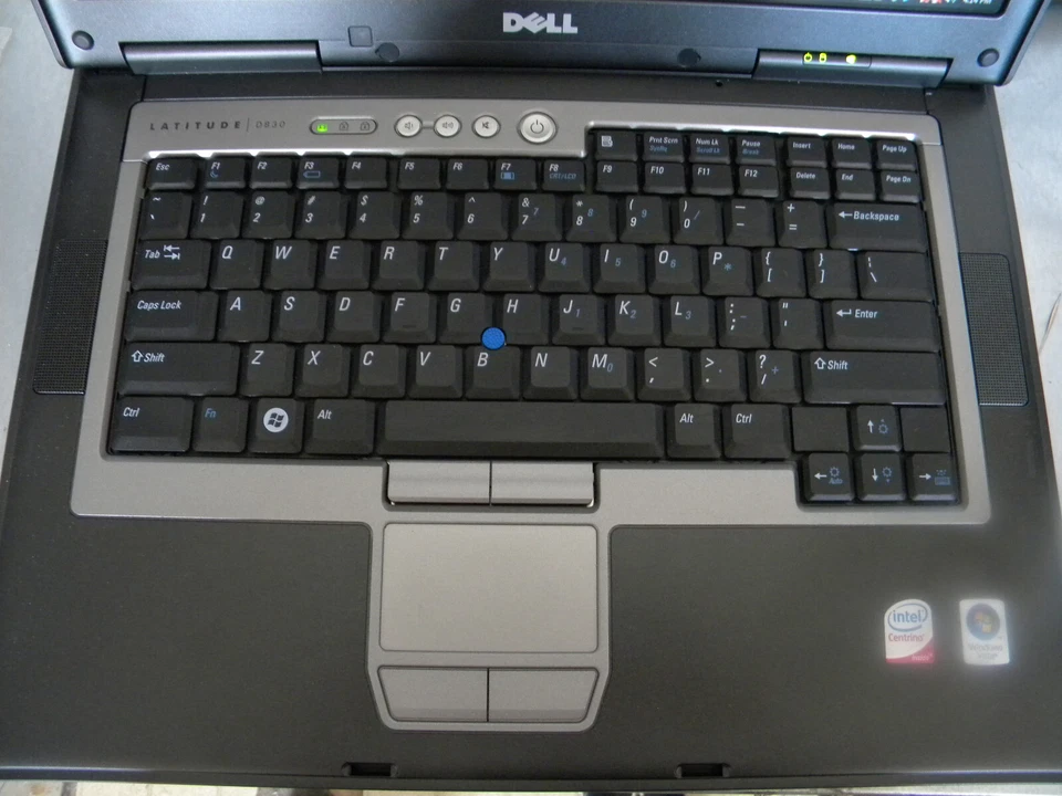 Batería nueva serie Dell Latitude D830 C2D 2,20 GHz 2 GB 500 GB XPP 1680x1050 DB9 Foto 2 de 4