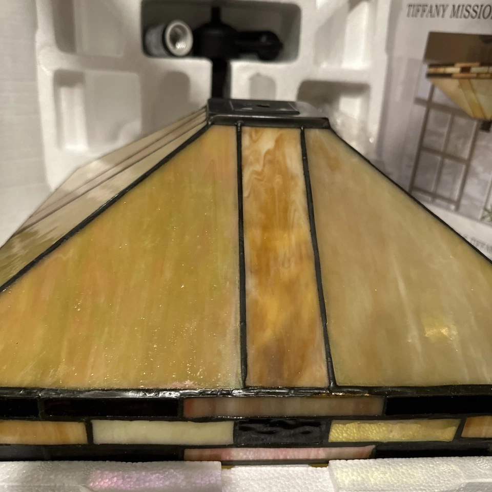 Dale Tiffany Semi-plafonnier Style Tiffany Mission Cream and Brown Stained Glass - Image 2 of 4