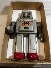 Smoking Spaceman Battery Operated Robot Reproduction SILVER 12" of robot fun