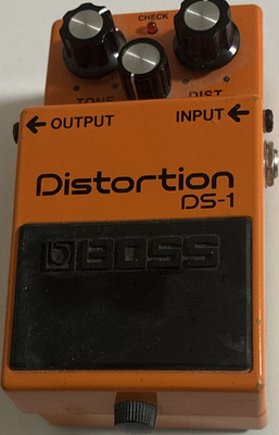 BOSS DS-1 Distortion Analog Effects Pedal for Electric Guitar