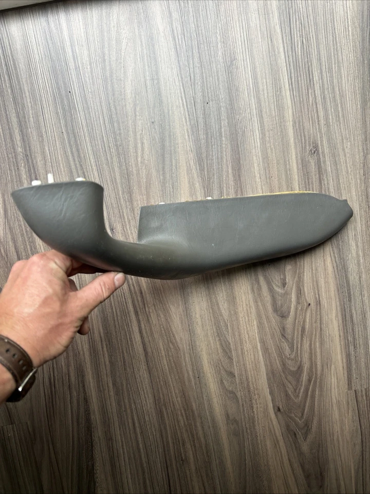 Toyota Tundra Sequoia 2001-2007 manija panel puerta delantera derecha reposabrazos gris Foto 3 de 4