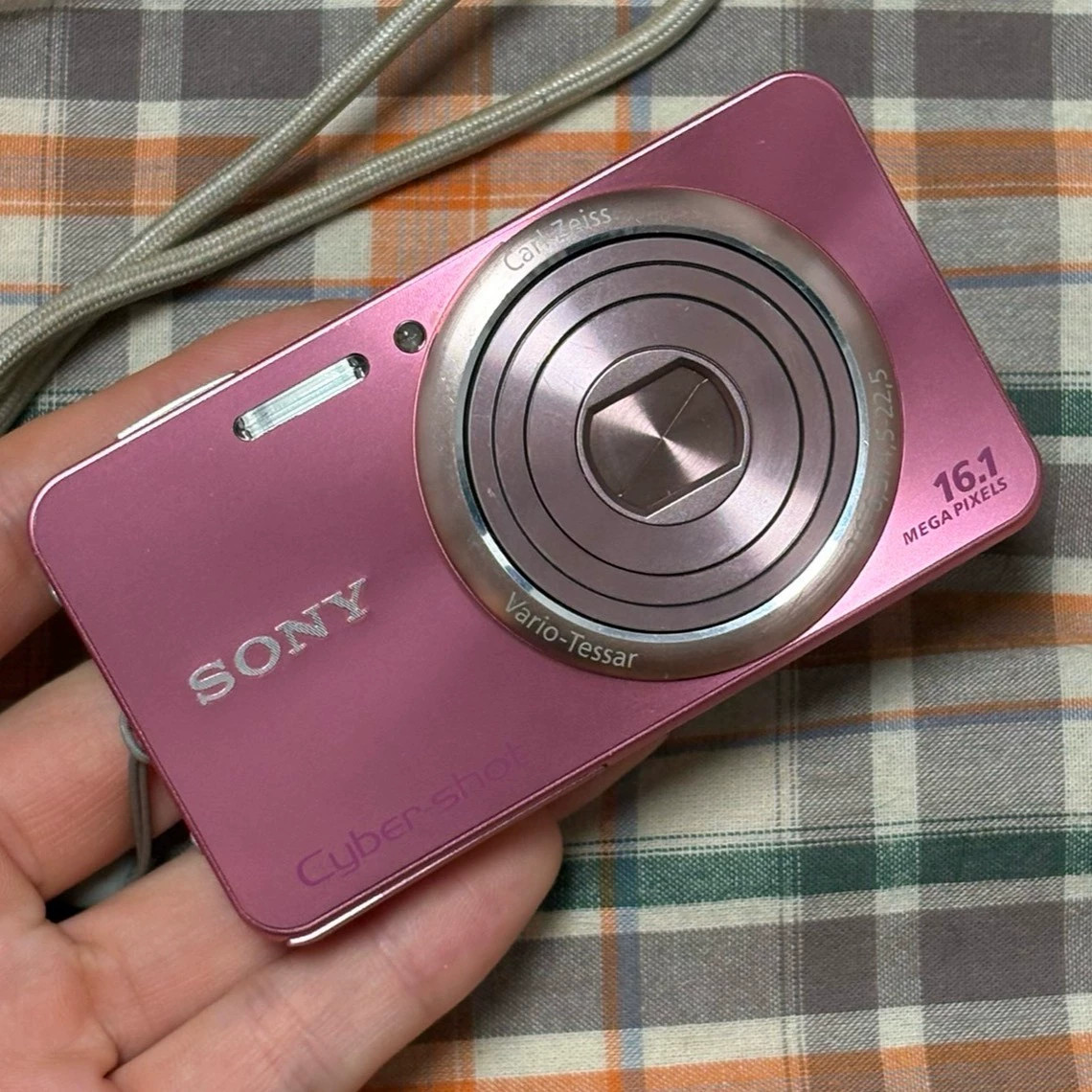 Sony Cyber shot DSC-W570 16.1MP 5x Compact Digital Camera w/Battery English