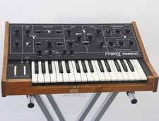 Moog Prodigy - Sintetizzatore Vintage 32 Tasti + Flightcase + 1 Anno di Garanzia