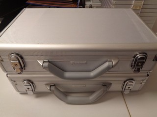 2 Stück LEUCHTTURM Alu Münzkoffer mit 10 Einlagen für hunderte Münzen