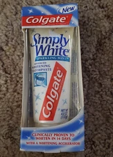 Colgate Simply White Sparkling Mint Fluoride Toothpaste 4 oz