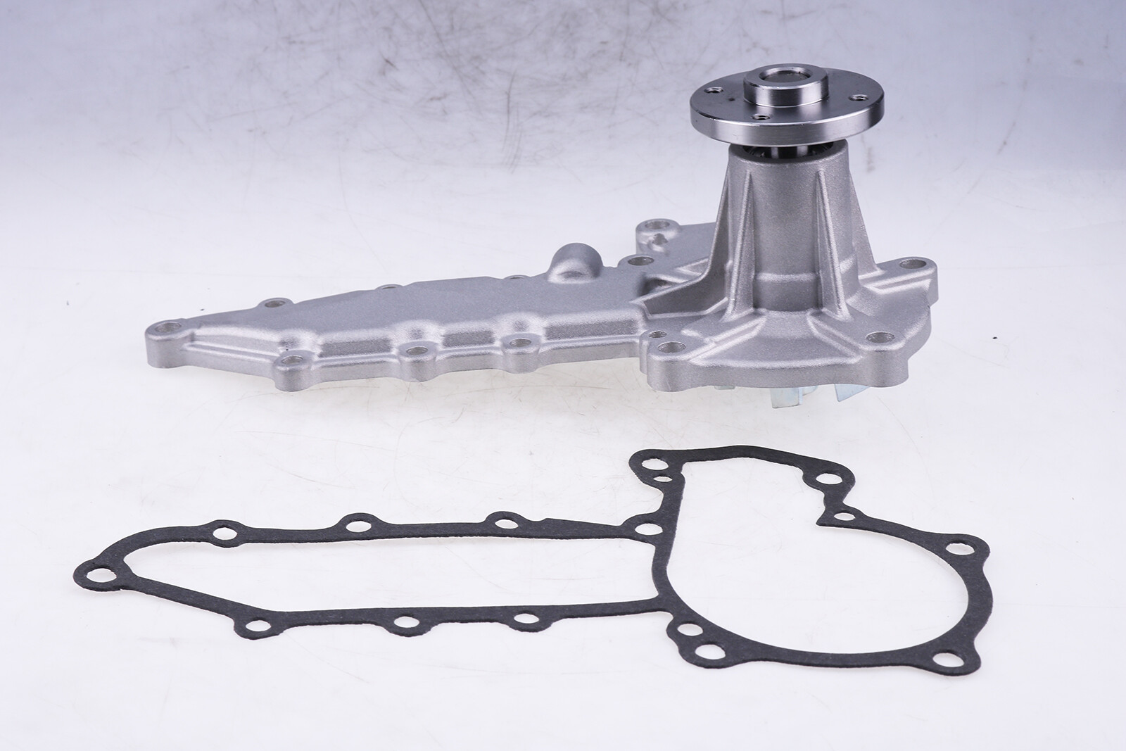 Pompe à Eau Pour Moteur Kubota V2203 / V2403 - Compatible Mini-Pelle KX91-3, U35, Etc.