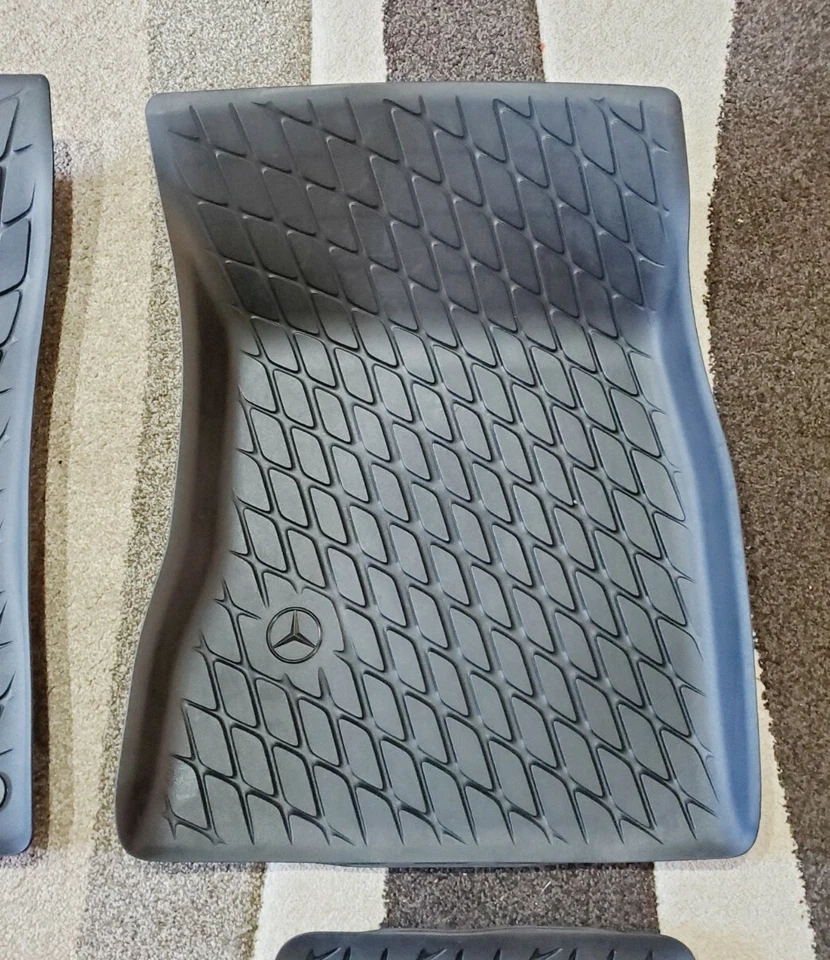 2019-2023 梅赛德斯-奔驰 A220 级全天候地板衬里托盘垫原始设备制造商 4 件 — 第 3/4 张图片