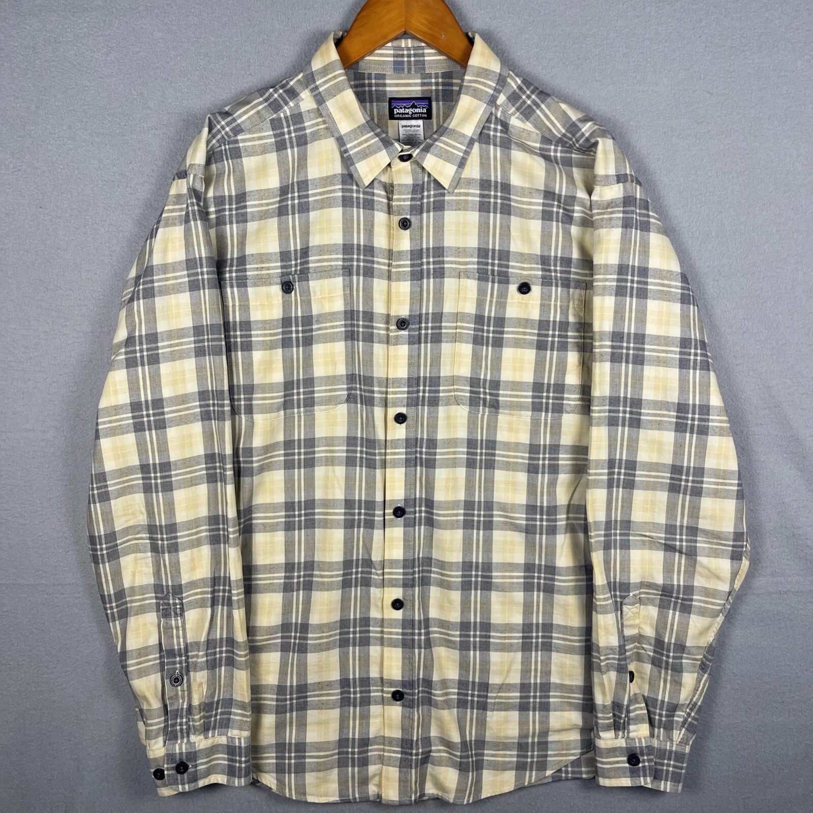 Patagonia Organic Cotton Flannel Men’s Large Gray Yellow Plaid Hiking Outdoor