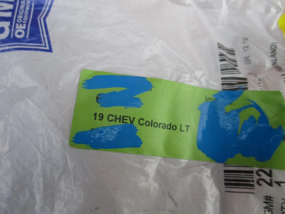 Chevrolet Colorado 2019 placa de identificación emblema puerta trasera 2015 2016 2017 2018 2020 Foto 4 de 4