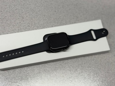 Apple Watch Series 11 GPS + Cellular 46 mm Jet Schwarz Sport Band M/L Akzeptabel