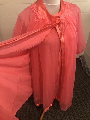 Vtg Gossard Artemis Pink/Corral Short Gown Robe 60 s Baby Doll Sabrina Carpenter