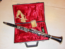 Clarinete Bb antiguo F. Arthur Uebel modelo 619 sistema alemán años 80 Lebü