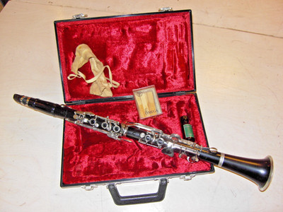 Older Bb Clarinet F. Arthur Uebel Model 619 German System 80s Lebü