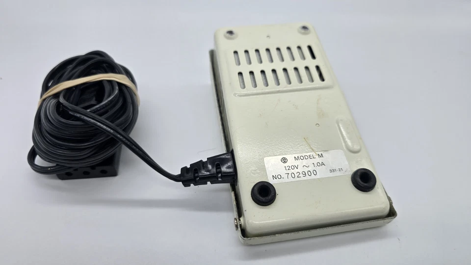 Ножная педаль швейной машинки модель M 120 В 1,0 А 3-штырьковая Singer Brother Kenmore - Изображение 2 из 3