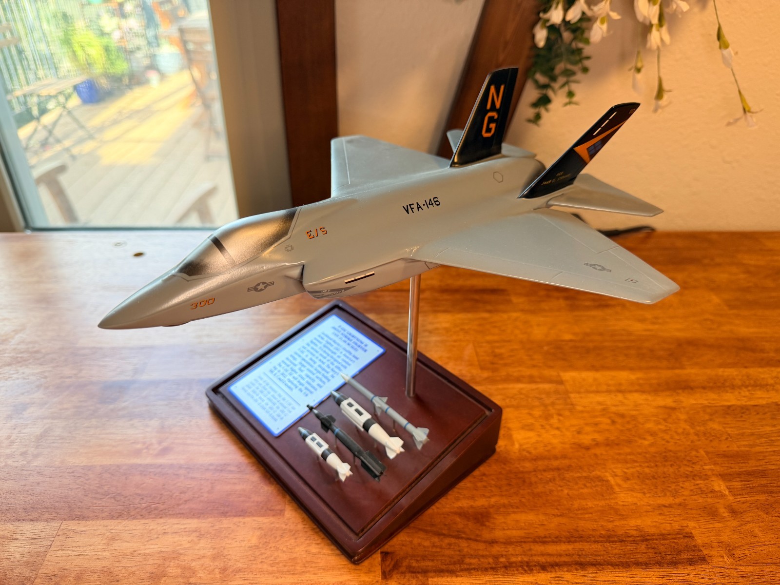 USN Lockheed F-35C Lightning II Carrier Version Desk Top 1/46 Model Airplane