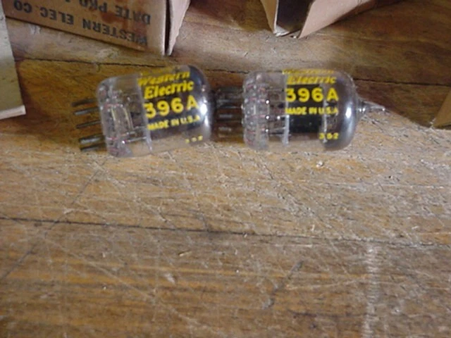 2 JW 2C51 WESTERN ELECTRIC Amplificador HiFi Tubo de Vacío Código 352 Fuerte y Equilibrado Nuevo de Lote Antiguo Foto 3 de 4