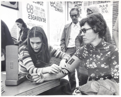 #ad #ad Cedar Rapids Gazette Press Photo Checking Blood Pressure at Store $12.75