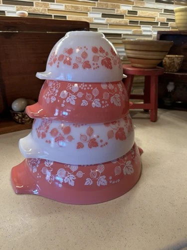 Vintage Pyrex Pink Gooseberry Cinderella Mixing Bowl Set of 4 Nesting Sizes MINT