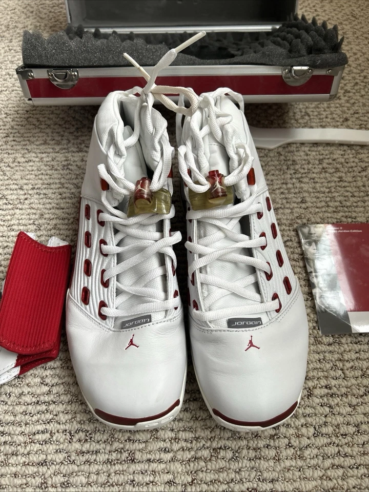 *RARO* JORDAN 17 BLANCO ROJO UNIVERSITARIO OG 2002 TALLA 12 AL POR MENOR PARA 1.799+ (LEER) Foto 3 de 4