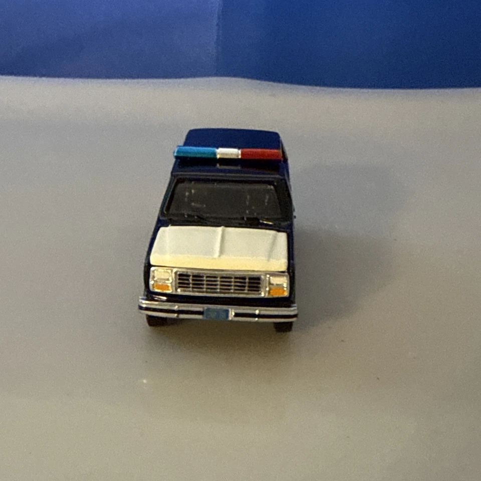 Johnny Lightning 1:64 Ford Bronco Custom Texas State Police DPS Trooper - Image 2 of 4
