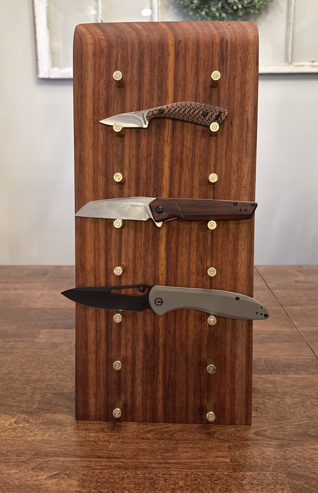 Blood wood, knife display stand or wall mounted. Laser engraving available. 