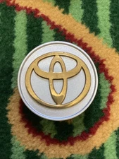 00-04 Toyota Matrix Camry Avalon Yaris Center Gold Cap #42603 AC030 1piece