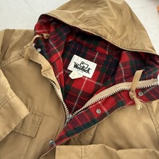 Vintage Woolrich Woman Jacket Womens L Tan Hooded Wool Lined Thrashed Chore Hunt