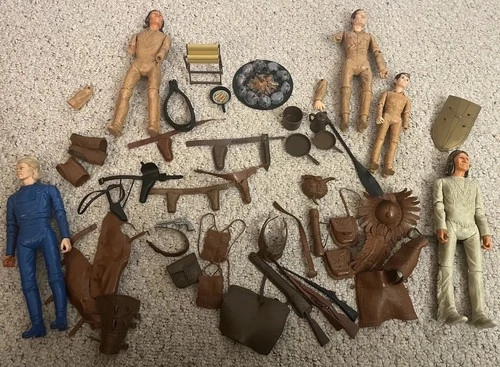 MARX General Custer/Geronimo Johnny West 1967 Action Figures With Accessories￼