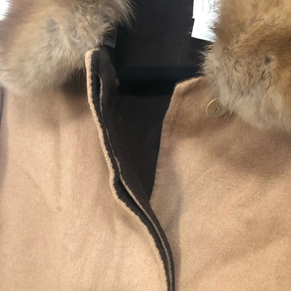 Abrigo de cachemir TSE cuello de piel tostado 12 Foto 4 de 4