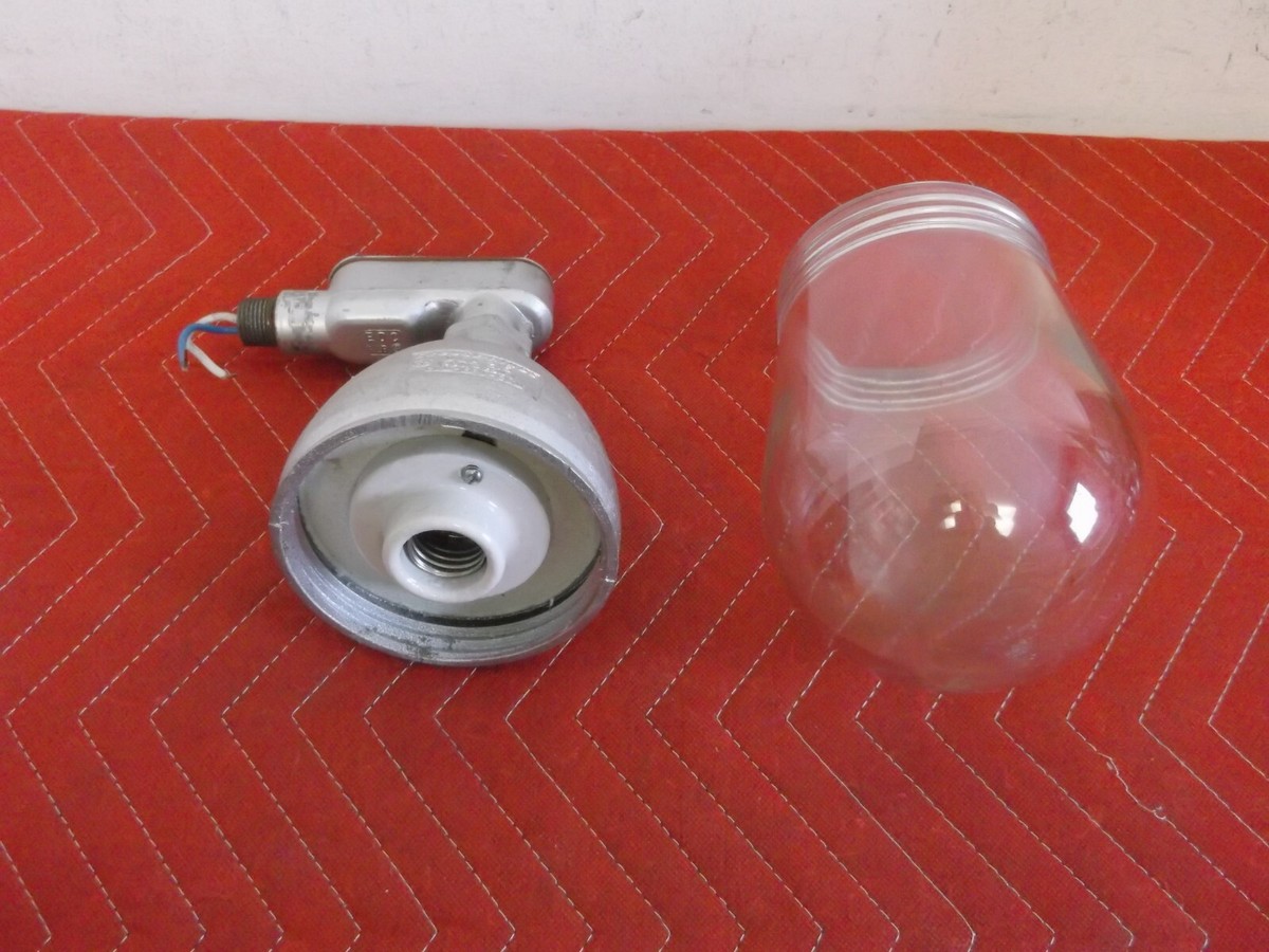 VINTAGE CROUSE HINDS DLA 215 EXPLOSION PROOF BULB LAMP CAST