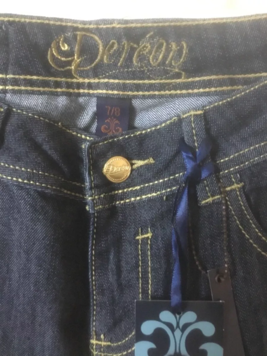 Dereon jeans new 2025