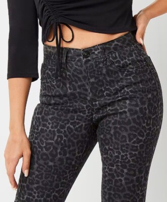NWT Women's Bold Elements Cut To Curve Skinny Jeans Size 6 Tummy Cntrl Leopard