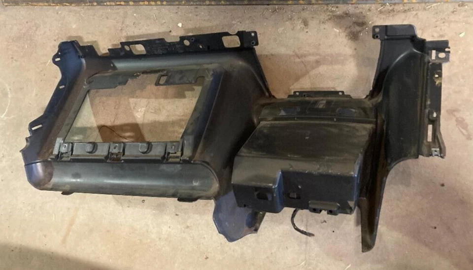 2001 - 2006 克莱斯勒 SEBRING LOWER DASH ASSEMBLY P/N ORN92TRMAB 正品 原始设备制造商 道奇 — 第 2/4 张图片