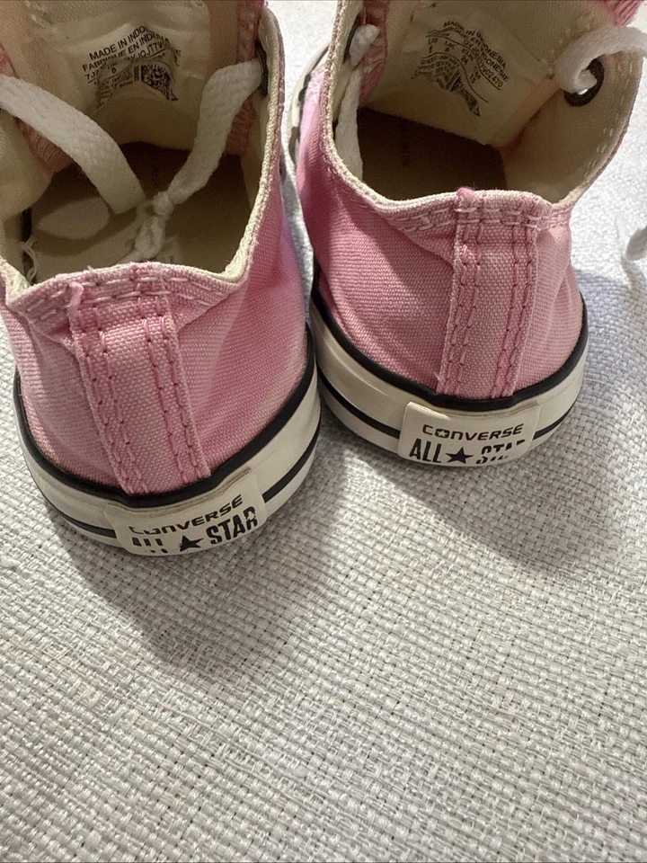 Talla 8 Unisex Niño Pequeño Converse Infantil CTAS OX Rosa Zapatos Deportivos con Cordones Foto 4 de 4