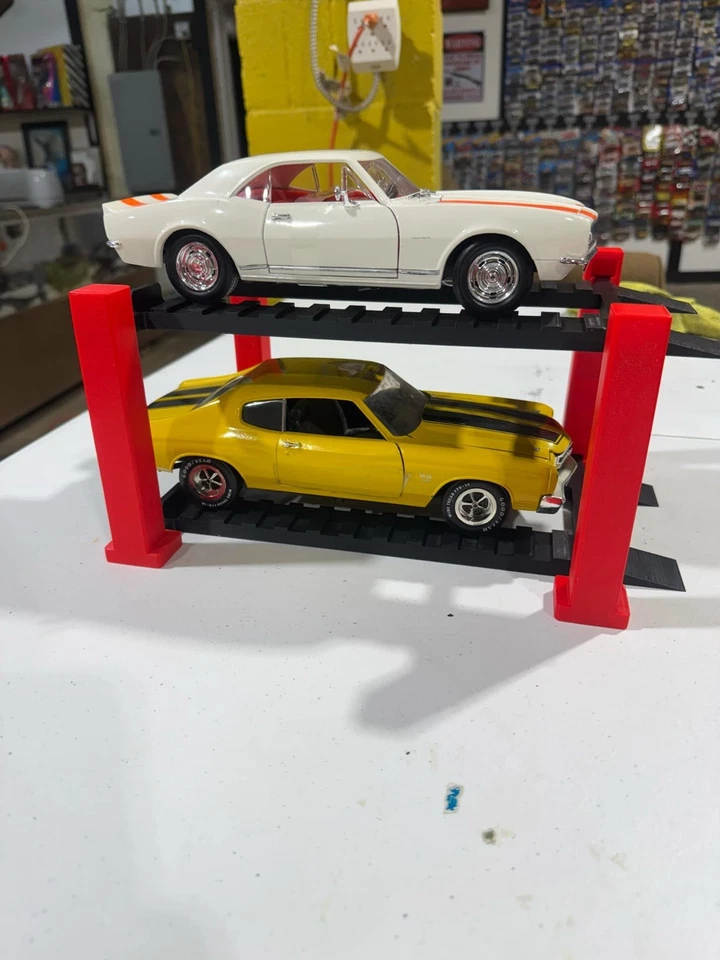 1:18 Scale 4 Post Lift Garage Display 2 tier For Diecast - Image 2 of 3