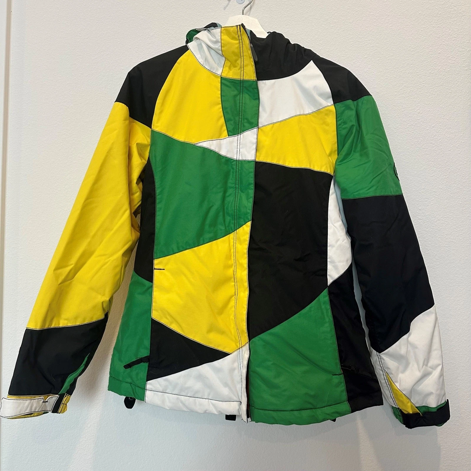 686 limited edition yellow green geometric hooded snow jacket women's medium